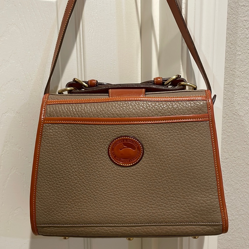 Dooney & Burke vintage shoulder bag leather